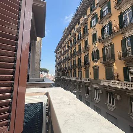 Santa Lucia 15 * Neapol