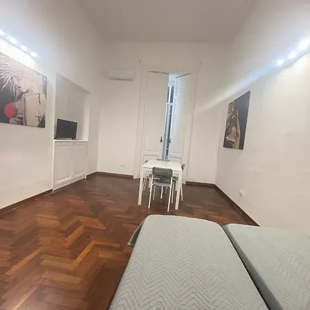 Santa Lucia 15 *